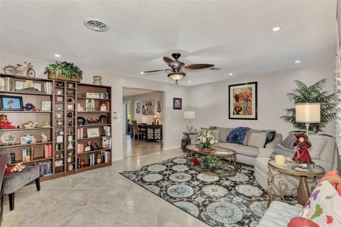 House in Englewood, Florida 2 bedrooms, 134.89 sq.m. № 1575287 - photo 13