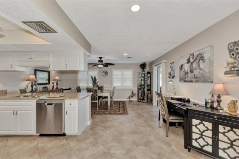 House in Englewood, Florida 2 bedrooms, 134.89 sq.m. № 1575287 - photo 17