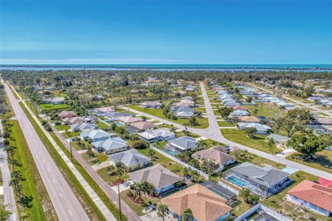 House in Englewood, Florida 2 bedrooms, 134.89 sq.m. № 1575287 - photo 6