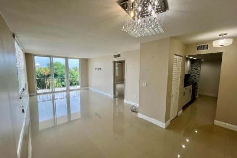 Condo in Lantana, Florida, 1 bedroom  № 2081724 - photo 18