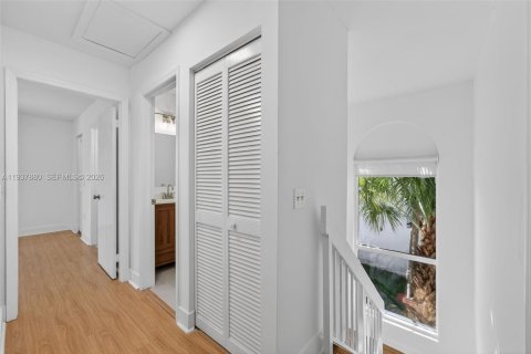 Touwnhouse à vendre à Miami, Floride: 3 chambres, 142.6 m2 № 1995674 - photo 22