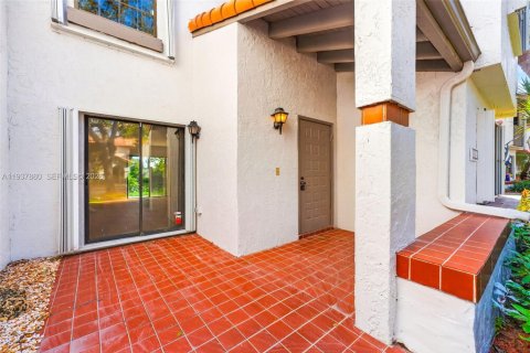 Touwnhouse à vendre à Miami, Floride: 3 chambres, 142.6 m2 № 1995674 - photo 5