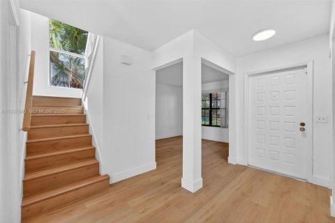 Touwnhouse à vendre à Miami, Floride: 3 chambres, 142.6 m2 № 1995674 - photo 7