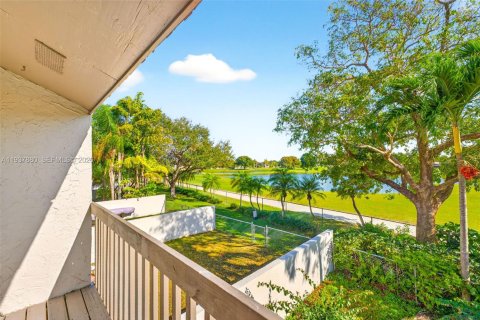 Touwnhouse à vendre à Miami, Floride: 3 chambres, 142.6 m2 № 1995674 - photo 28