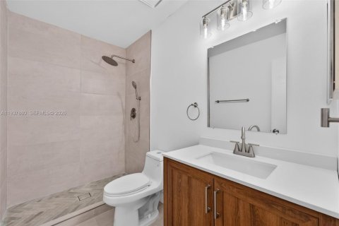 Touwnhouse à vendre à Miami, Floride: 3 chambres, 142.6 m2 № 1995674 - photo 30