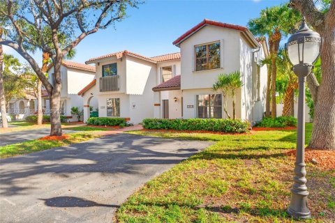 Touwnhouse à vendre à Miami, Floride: 3 chambres, 142.6 m2 № 1995674 - photo 4