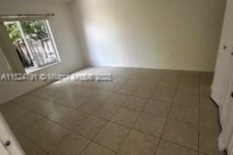 House in Hallandale Beach, Florida 2 bedrooms, 87.33 sq.m. № 1938050 - photo 5