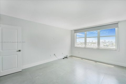 Condo in North Bay Village, Florida, 1 bedroom  № 1940091 - photo 7