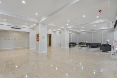 Condo in North Bay Village, Florida, 1 bedroom  № 1940091 - photo 22