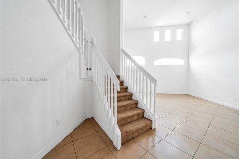 Купить виллу или дом в Майами, Флорида 4 спальни, 243.31м2, № 1989147 - фото 11