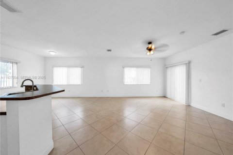 Купить виллу или дом в Майами, Флорида 4 спальни, 243.31м2, № 1989147 - фото 19