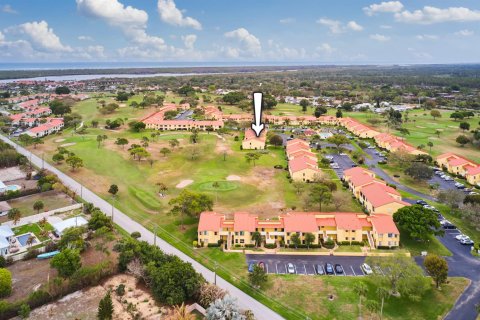 Condo in Stuart, Florida, 1 bedroom № 2260941 - photo 14