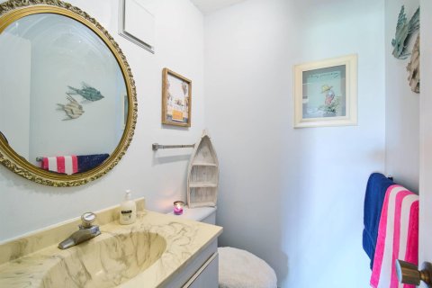 Condo in Stuart, Florida, 1 bedroom № 2260941 - photo 9