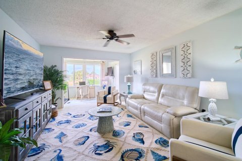 Condo in Stuart, Florida, 1 bedroom № 2260941 - photo 3