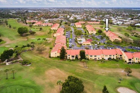 Condo in Stuart, Florida, 1 bedroom № 2260941 - photo 18