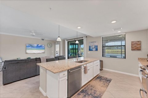 Condo in Lakewood Ranch, Florida, 3 bedrooms in LAKEWOOD NATIONAL  № 1518106 - photo 15