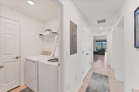 Condo in Lakewood Ranch, Florida, 3 bedrooms in LAKEWOOD NATIONAL  № 1518106 - photo 27