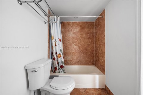 Copropriété à vendre à Miami, Floride: 37.16 m2 № 1882118 - photo 13