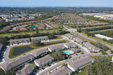 Adosado en alquiler en Sarasota, Florida, 3 dormitorios, 160.16 m2 № 1835324 - foto 1