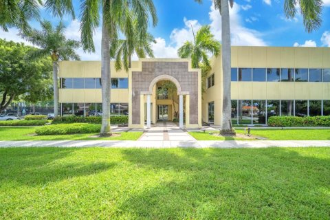 Propiedad comercial en alquiler en Boca Raton, Florida № 1216062 - foto 1