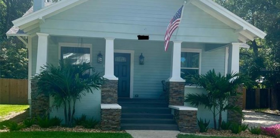 House in DeLand, Florida 2 bedrooms, 117.89 sq.m. № 2196020