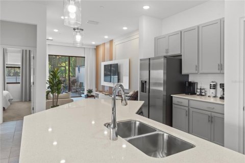 Touwnhouse à vendre à Orlando, Floride: 5 chambres, 180.88 m2 № 1901954 - photo 11