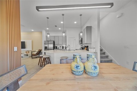 Touwnhouse à vendre à Orlando, Floride: 5 chambres, 180.88 m2 № 1901954 - photo 6