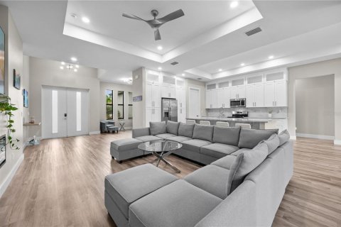 House in Port Charlotte, Florida 3 bedrooms, 168.34 sq.m. № 2321062 - photo 13