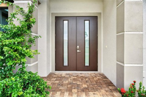 House in Port Charlotte, Florida 3 bedrooms, 168.34 sq.m. № 2321062 - photo 4