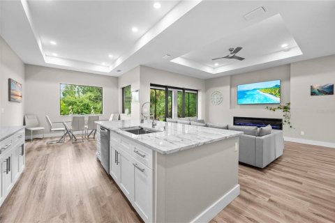 House in Port Charlotte, Florida 3 bedrooms, 168.34 sq.m. № 2321062 - photo 18