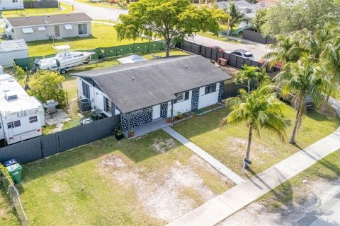 House in Miami, Florida 3 bedrooms, 100.33 sq.m. № 1874704 - photo 21