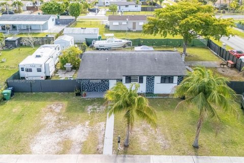 House in Miami, Florida 3 bedrooms, 100.33 sq.m. № 1874704 - photo 22