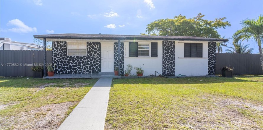 House in Miami, Florida 3 bedrooms, 100.33 sq.m. № 1874704