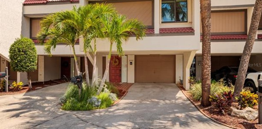 Adosado en Clearwater, Florida 3 dormitorios, 179.3 m2 № 1767666
