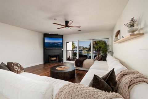 Adosado en venta en Clearwater, Florida, 3 dormitorios, 179.3 m2 № 1767666 - foto 7
