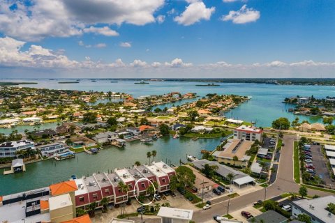 Adosado en venta en Clearwater, Florida, 3 dormitorios, 179.3 m2 № 1767666 - foto 3