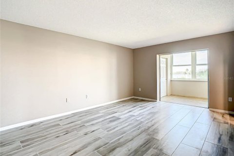 Condominio en alquiler en Saint Petersburg, Florida, 2 dormitorios, 96.62 m2 № 2277178 - foto 22