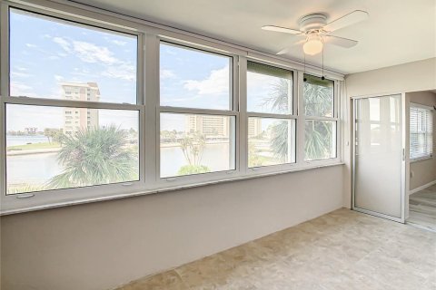 Condominio en alquiler en Saint Petersburg, Florida, 2 dormitorios, 96.62 m2 № 2277178 - foto 19