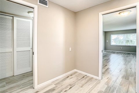 Condominio en alquiler en Saint Petersburg, Florida, 2 dormitorios, 96.62 m2 № 2277178 - foto 10