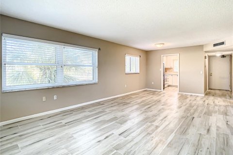 Condominio en alquiler en Saint Petersburg, Florida, 2 dormitorios, 96.62 m2 № 2277178 - foto 6