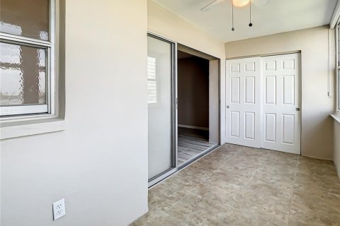 Condominio en alquiler en Saint Petersburg, Florida, 2 dormitorios, 96.62 m2 № 2277178 - foto 18