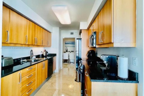 Condo in Sunny Isles Beach, Florida, 2 bedrooms  № 1891367 - photo 5