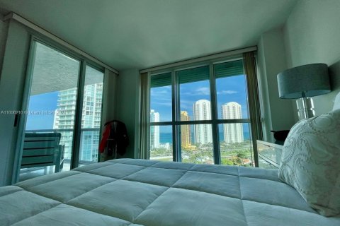 Condo in Sunny Isles Beach, Florida, 2 bedrooms  № 1891367 - photo 12