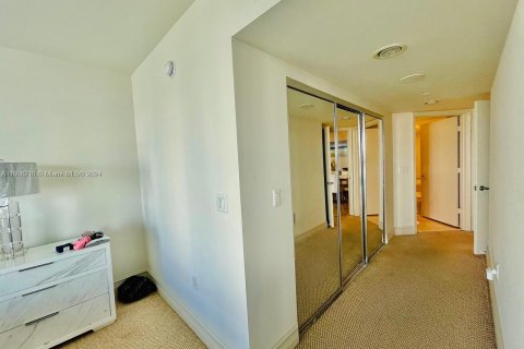 Condo in Sunny Isles Beach, Florida, 2 bedrooms  № 1891367 - photo 11