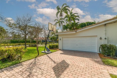 House in Pinecrest, Florida 4 bedrooms, 221.29 sq.m. № 1961238 - photo 30