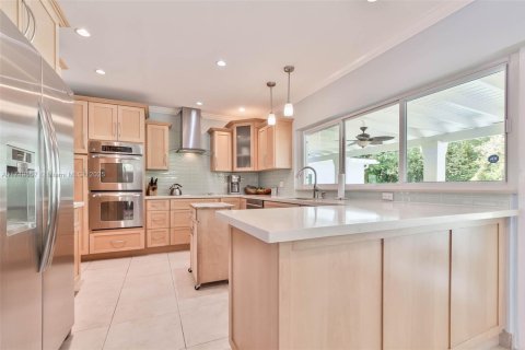 House in Pinecrest, Florida 4 bedrooms, 221.29 sq.m. № 1961238 - photo 9