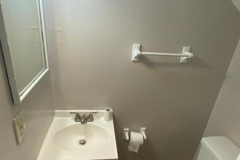 Townhouse in Tampa, Florida 2 bedrooms, 94.02 sq.m. № 2375513 - photo 8