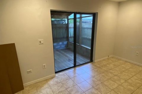 Townhouse in Tampa, Florida 2 bedrooms, 94.02 sq.m. № 2375513 - photo 6