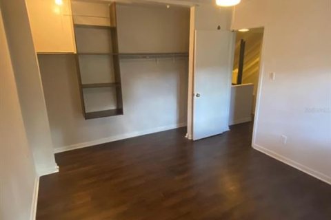 Townhouse in Tampa, Florida 2 bedrooms, 94.02 sq.m. № 2375513 - photo 9