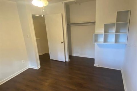Townhouse in Tampa, Florida 2 bedrooms, 94.02 sq.m. № 2375513 - photo 10